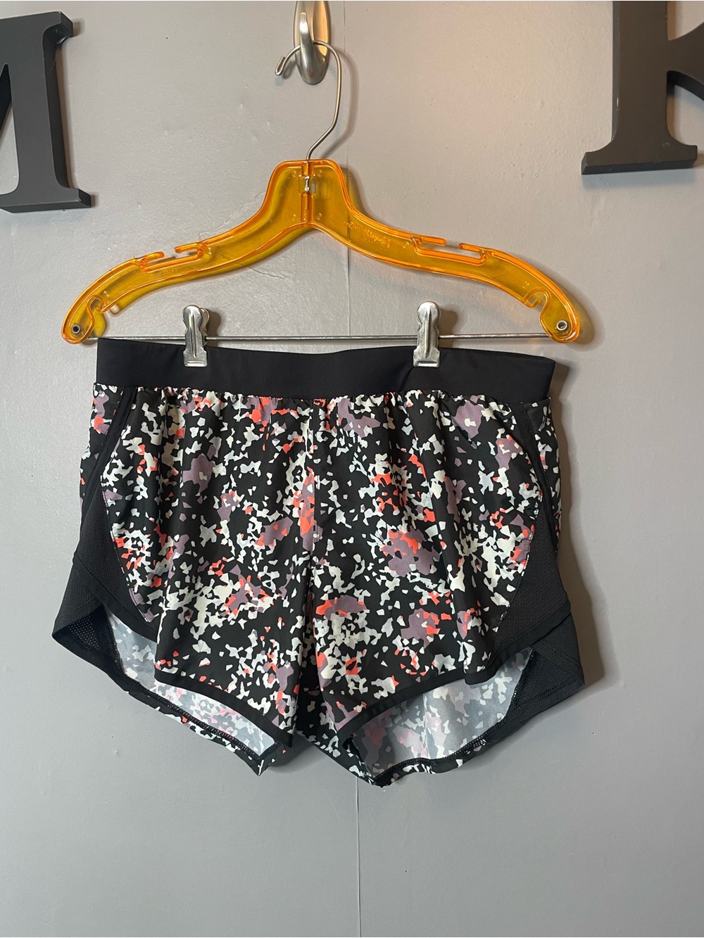 Under Armour HeatGear Loose Running Shorts Black medium‎